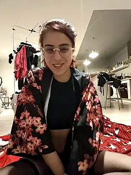 10MIN LESBIAN SHOW W/ LISANDRE LA VENALE - vidéo du modèle de showcams LadyRochester