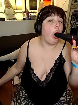 SUCK DILDO SHOW BBW BIG TITS - video by LadyRochester cam model