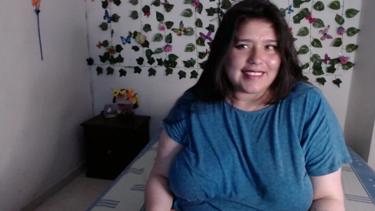 creamy vagina – video od webkamerové modelky LennaTurnerr
