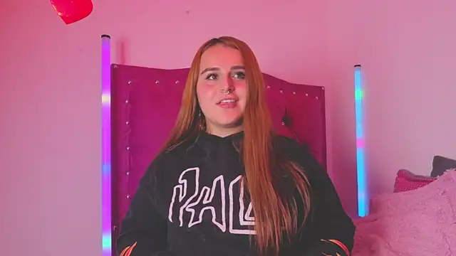 Private Show - відео від вебкаммоделі evy_orange1