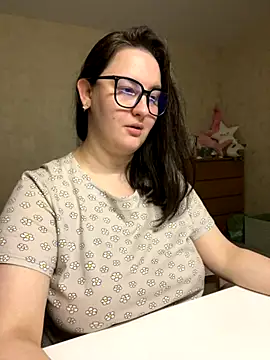 fingering clit - video by hungry1bunny cam model