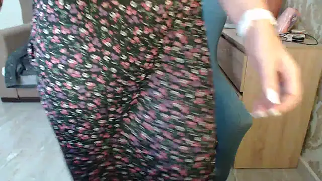 [18 Oct 16:09] Private Show - video oleh model kamera Mallinia