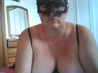 Godo con la doppia penetrazione - clip cu APEREGINA_ model videochat