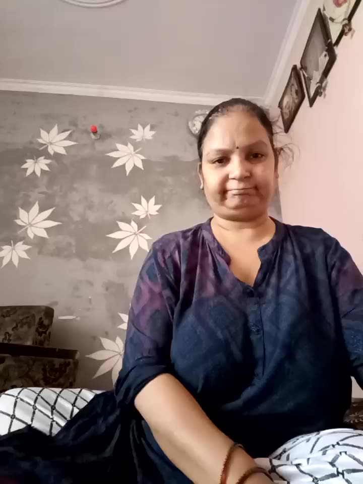 [10 Oct 10:08] Private Show - فيديو من Kavya_kapoor موديل الكام
