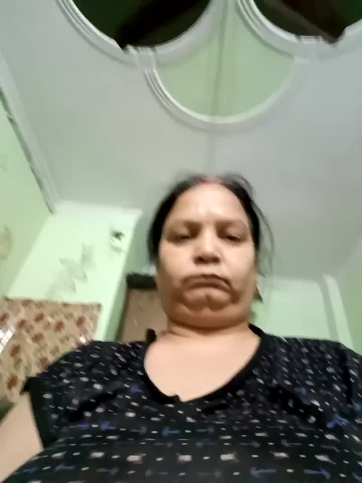 [19 Oct 01:56] Private Show - فيديو من Kavya_kapoor موديل الكام