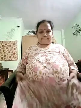 [22 Nov 18:34] Private Show - ف يديو من Kavya_kapoor موديل الكام