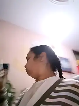 [10 Dec 22:28] Private Show - فيديو من Kavya_kapoor موديل الكام
