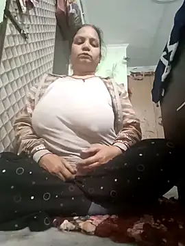[2 Jan 22:04] Private Show - فيديو من Kavya_kapoor موديل الكام
