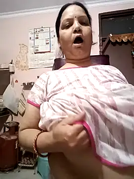 [31 Jul 08:55] Private Show - vidéo du modèle de showcams Kavya_kapoor