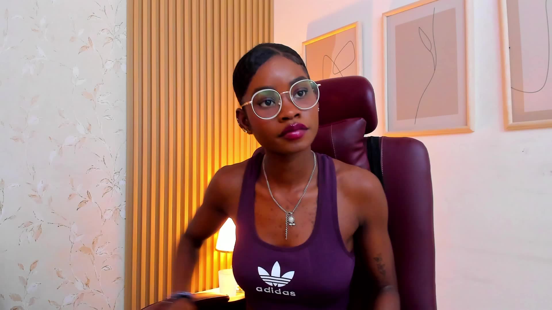 Gagball and clamps in nipples - ক্যাম মডেল amber-hill-এর ভিডিও