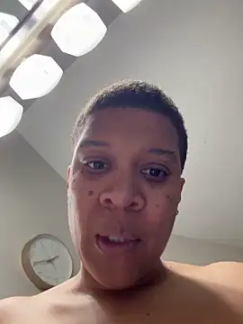 [10 Apr 12:33] Private Show - vídeo de SheCornbreadFed modelo de câmara