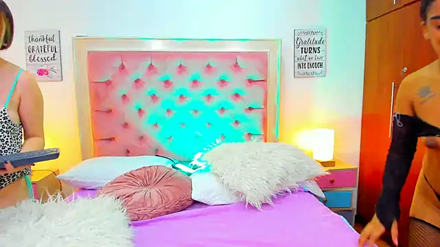 delicious masturbation and vaginal farts 💦💥😈 - video by AlessiaCoxx cam model