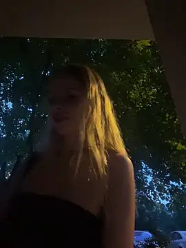 outdoors private - video by Lovely_Anais cam model