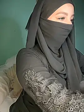 play with Boobs - video by Zeynep-Lahsen cam model