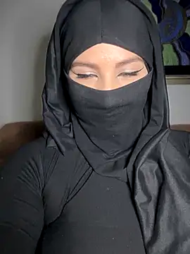 Mmmmm Let's play - video by Zeynep-Lahsen cam model