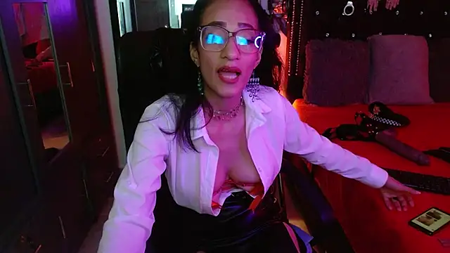 my slave licking my holes - video by AmelieMartinez cam model