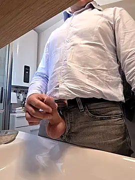 [27 Oct 13:32] Private Show - clip cu Veinedur model videochat