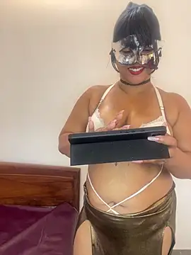 Play with Cucumber 🥒💦 - video by Sexysilva24 cam model