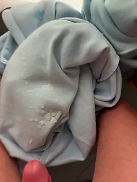 POV Big Cum in Dressing Room - video di LukeAndLucy modella di cam