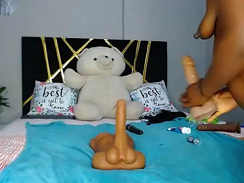 TORSO DICK AND BIG DILDO IN ASS - Video von NaughtyVixen25 Cam-Model