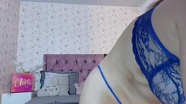 ride dildo very hard - video by AvrillThomas cam model