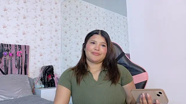 tight dress and blowjob - Video von AvrillThomas Cam-Model