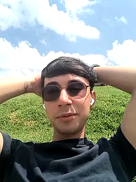 Looking for fun outside - video by cameron_cum cam model