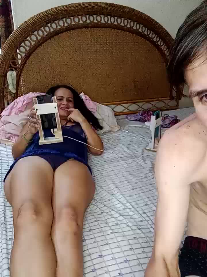 [22 Jul 06:11] Private Show – video modela na kameri Milfvalesk