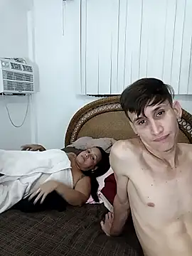 Big squirting - video av Milfvalesk cam model