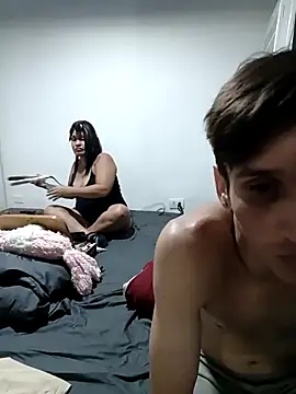 [3 Apr 23:15] Private Show - video van Milfvalesk cam-model