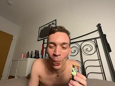 🍫💚Dubai Schokolade💚🍫 für ihn Ausgiebig geluscht sie hatte keine Chance! - video by nick_subvyx cam model