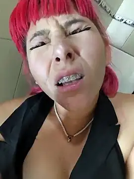 Pvt in the kitchen mmmmm squirt - video av Florxxx9 cam model