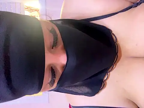 🍑🐶طول الوقت وانا بضرط عليه كلبي - vídeo de mari_layali modelo de câmara