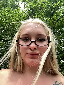 HOT CUM SHOW+DILDO in park - video by Milkyy_wway cam model