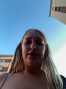 Suck pink nipples on public + play with BIG boobs on public - video oleh Milkyy_wway
