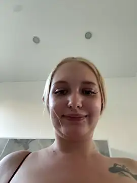 Hot squirt in a public bathroom 💦🤫 - video by Milkyy_wway cam model