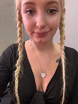 Little tease for u 😻😻😻 DONT MISS MY STREAM 🥵 - video by Milkyy_wway cam model