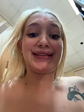 STRANGER TOUCH MY TITS IN PUBLIC PLACE 😱😱😱 - video by Milkyy_wway cam model