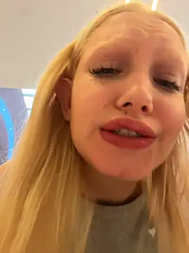 SHOW ASSHOLE IN MALL 😈
