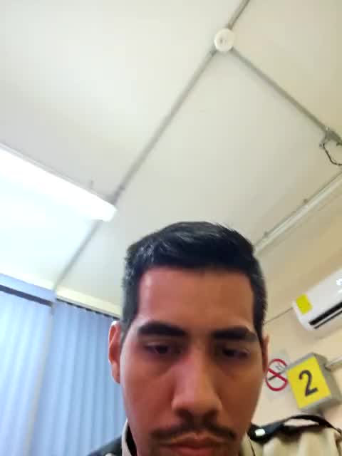 [13 Aug 18:33] Private Show－カメラキャストのEnriquePersian197の動画