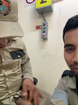 [19 Mar 05:47] Private Show Enrique and Edwin－カメラキャストのEnriquePersian197の動画