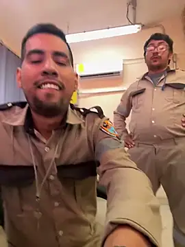 [16 Jun 14:31] Private Show Edwin and Enrique－カメラキャストのEnriquePersian197の動画