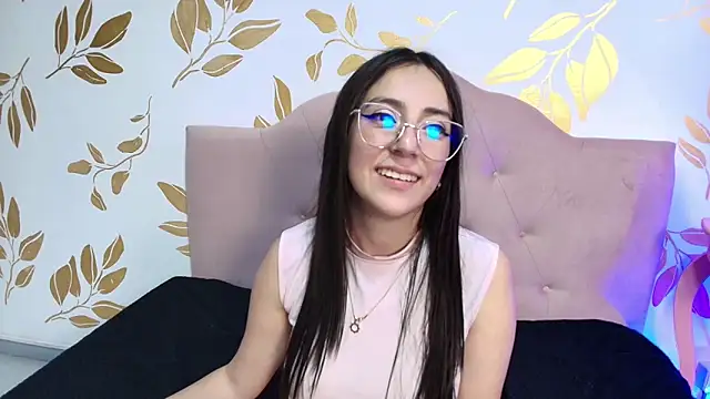 Spy my private foot masturbation + Ahegao - video by Sweet_Sammy_ cam model