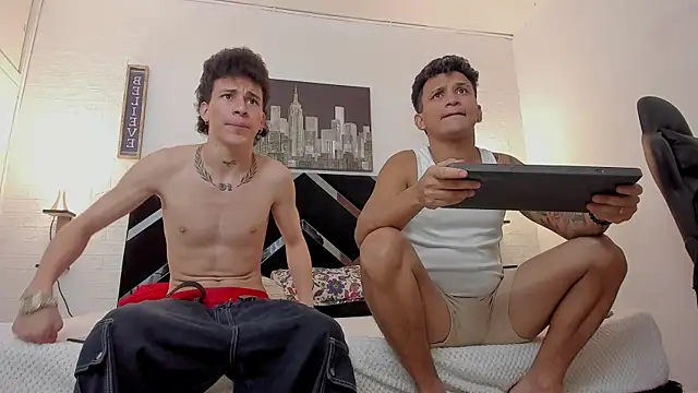 Show Adam's Apple Mariano And Joseant - video van toyboys1 cam-model