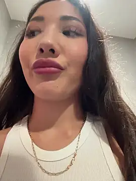 Outdoor:Suck Italian Stranger big Dick in the shopping mall+Milk🔥 - video oleh model kamera lean_lie8