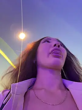 Outdoor:Pussy play+Milk tits+Naked show Asian girl — filmik lean_lie8, modela(-lki) na kamerkach