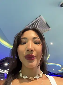 🍆Suck big cock in men’s bathroom 🚽 - Vídeo de lean_lie8, modelo de vídeos