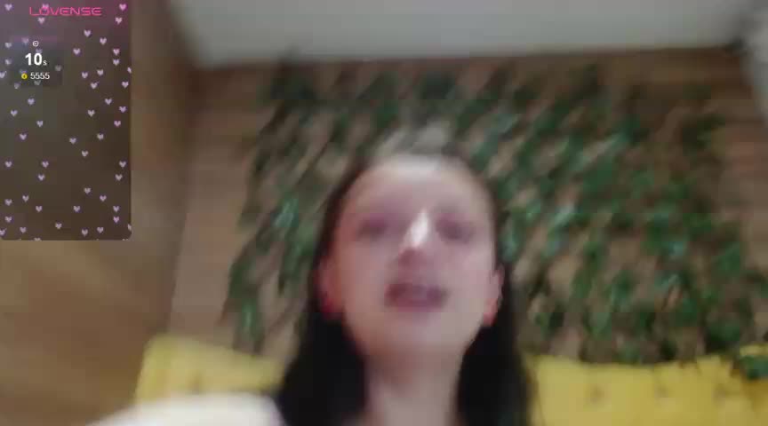 [10 Aug 07:40] Private Show – video modela na kameri sweetstrawberryx
