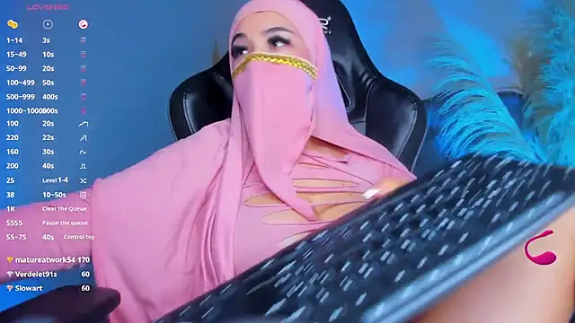 a little sexy twerk, fingers and dildo play until i cum - Vídeo de Tahiraa_, modelo de vídeos