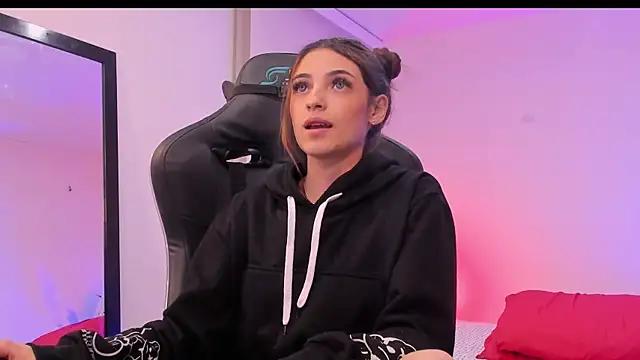 inside domi 😈🍆 - video by sofiarouge cam model